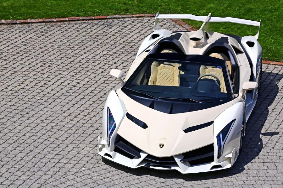  Lamborghini Veneno Roadster 2014 года  (фото 13 из 36)